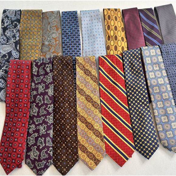 Lot Of 17 Jos. A. Bank Neckties - Signature - Gold - Reserve Collection - Picture 1 of 10